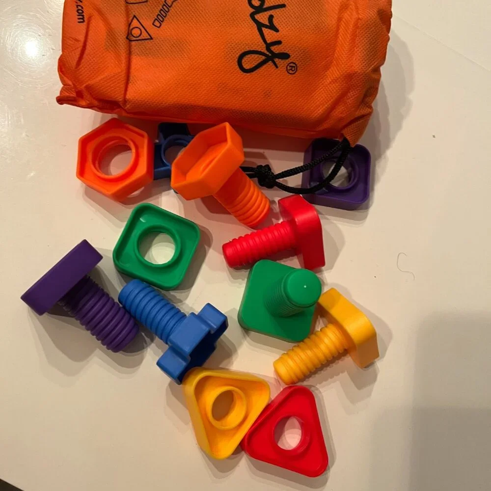 Skoolzy Nuts and Bolts Motor Development Toy (18‎ months and up / new)